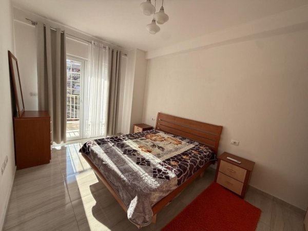 Tirane, jepet me qera apartament 1+1 Kati 4, 70 m² 650 € (zogu zi)