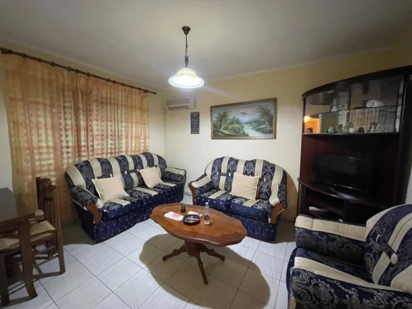 Tirane, shitet apartament 1+1+Ballkon Kati 5, 50 m² 98000 € (Rruga Ali Demi)