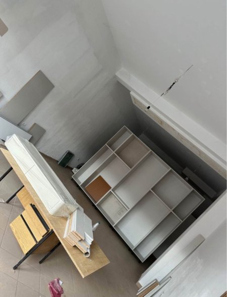 Tirane, jepet me qera dyqan Kati 0, 72 m² 350 € (YZBERISHT)