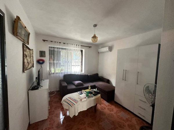 Tirane, shitet garsonier Kati 1, 28 m² 53.000 € (Spitali Nene Tereza)