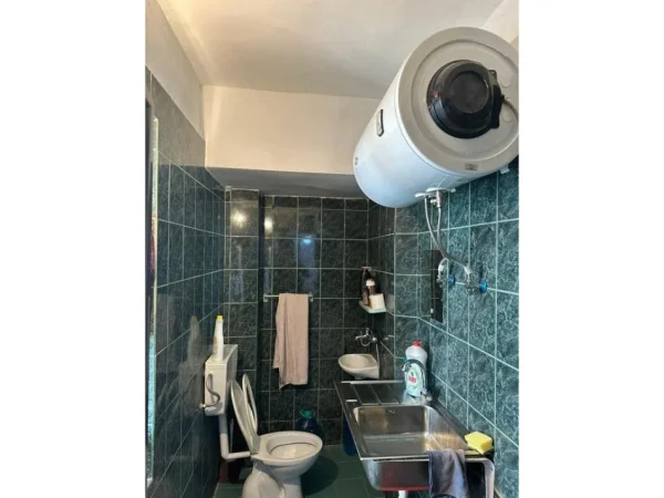 Tirane, shitet garsonier Kati 1, 28 m² 53.000 € (Spitali Nene Tereza)