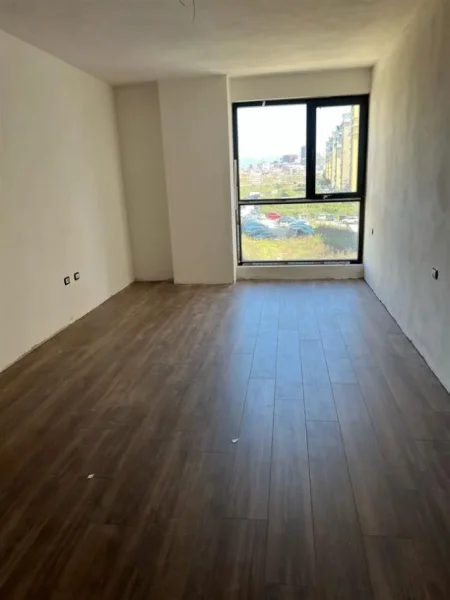 Tirane, shitet apartament 1+1+Ballkon Kati 3, 81 m² 133.000 € (FUSHA E AVIACIONIT)