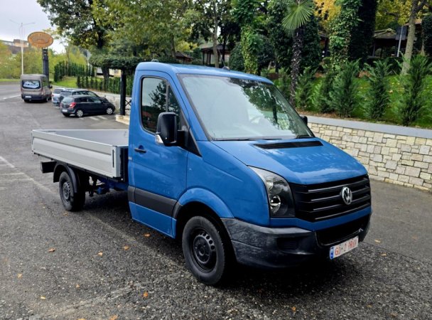 Tirane, shes Kamioncine Volksvagen crafter Nafte, blu manuale Kondicioner 145.232 km 9.999 €