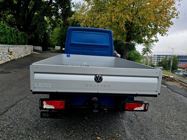 Tirane, shes Kamioncine Volksvagen crafter Nafte, blu manuale Kondicioner 145.232 km 9.999 €