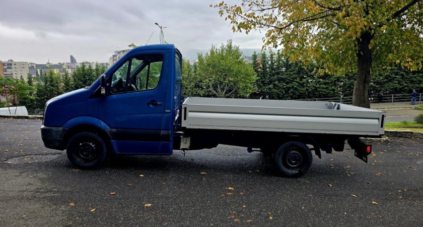 Tirane, shes Kamioncine Volksvagen crafter Nafte, blu manuale Kondicioner 145.232 km 9.999 €