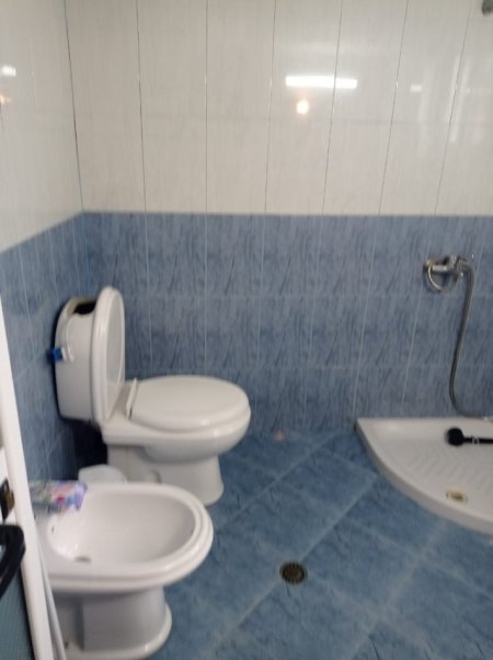 Tirane, jepet me qera shtepi 2+1 Kati 2, 450 €