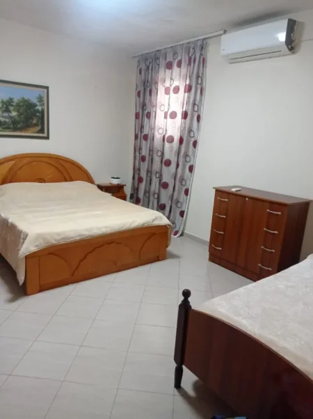 Tirane, jepet me qera shtepi 2+1 Kati 2, 450 €