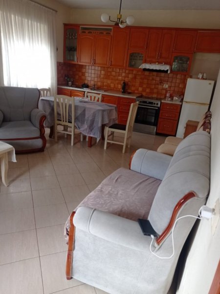 Tirane, jepet me qera shtepi 2+1 Kati 2, 450 €