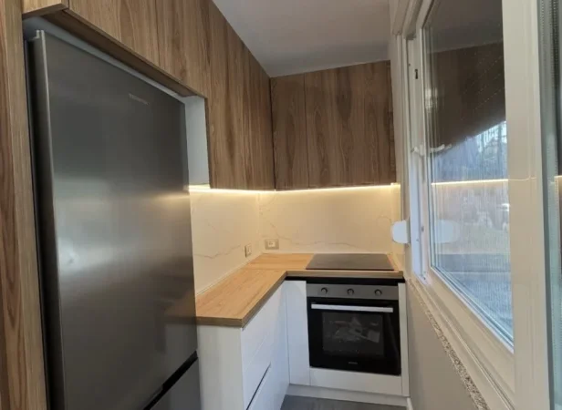 Tirane, jepet me qera ambjent biznesi Kati 1, 60 m² 500 € 