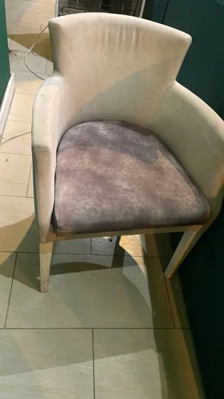 Tirane, shes Shiten karrige dhe poltrona per bar 35 €