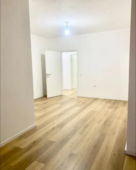 Tirane, jepet me qera nga Pronari, pa-komision apartament 1+1+Ballkon Kati 4, 500 € 