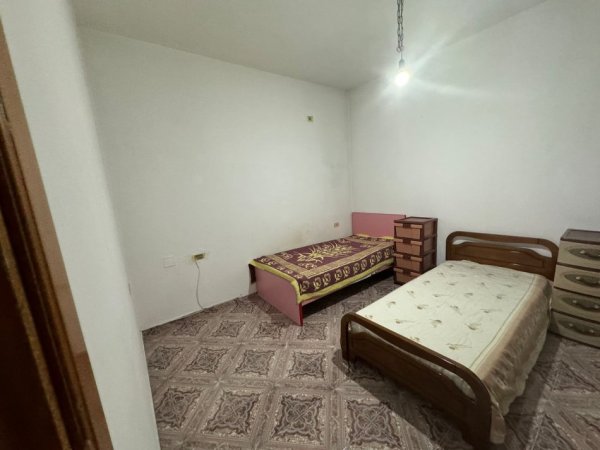 Tirane, jepet me qera shtepi 3+1+Ballkon Kati 2, 117 m² 450 € (ne rrugen 4 Deshmoret Tirane.)