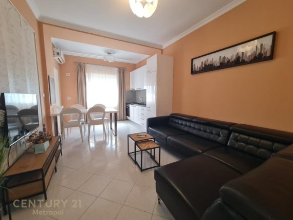 Tirane, jepet me qera apartament Kati 8, 71 m² 650 € (Ish Blloku)