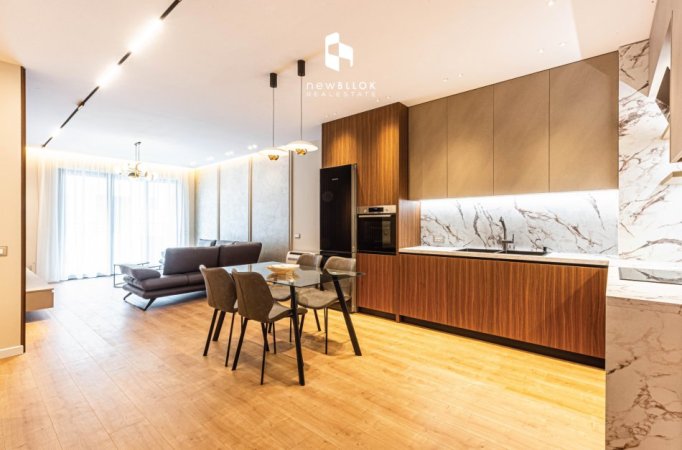 Me Qira: STUNNING Apartament Luksoz 2+1+2Wc + Garderobë + 3 Post Parkimi – Liqeni Thatë | 1500€/Muaj