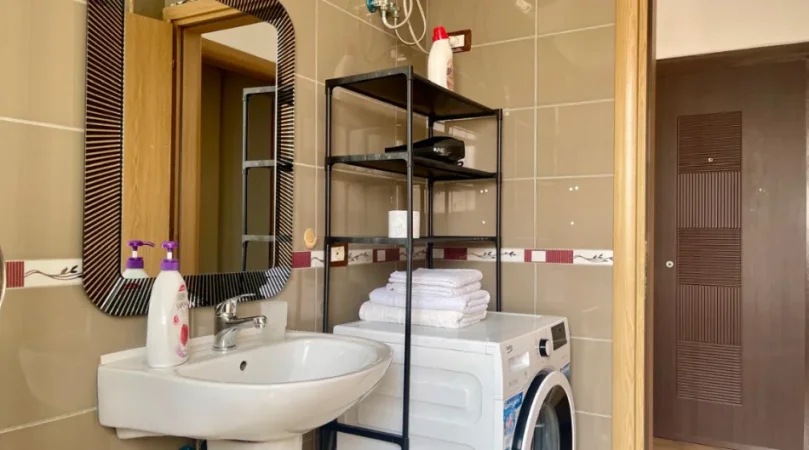 Tirane, jepet me qera apartament 1+1 , 75 m² 700 € 