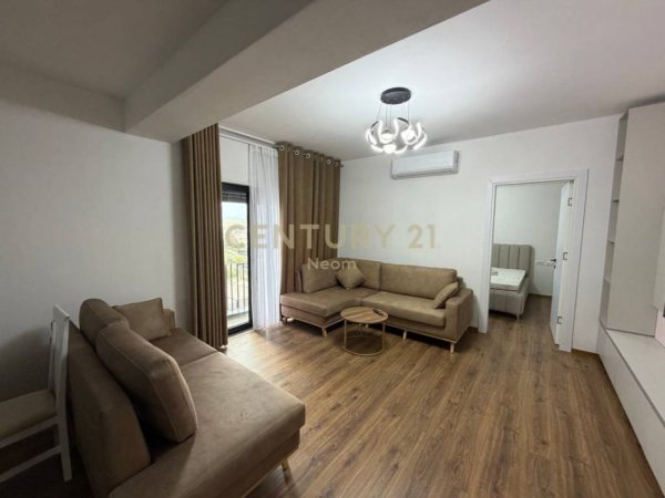 Tirane, jepet me qera apartament 2+1 Kati 1, 109 m² 800 € (Kodra e Diellit 2)