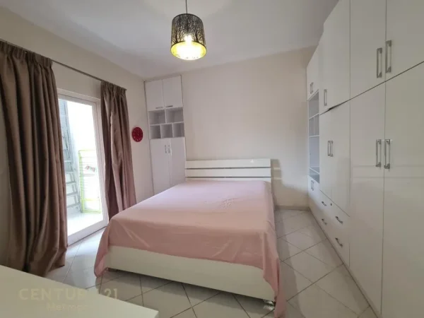 Tirane, jepet me qera apartament 2+1 Kati 8, 80 m² 650 € (Rr. Brigada 8)