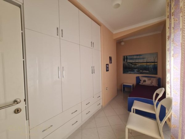 Tirane, jepet me qera apartament 2+1 Kati 8, 80 m² 650 € (Rr. Brigada 8)