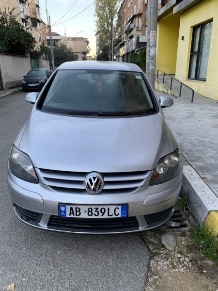 Tirane, shitet makine Golf Plus 2007 Benzin+Gaz, gri metalizato manuale Klima 270.000 km 5.500 €