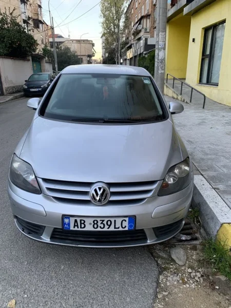 Tirane, shitet makine Golf Plus 2007 Benzin+Gaz, gri metalizato manuale Klima 270.000 km 5.500 €