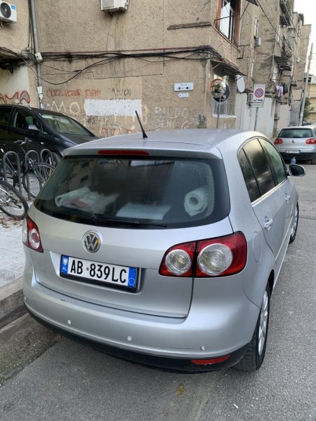 Tirane, shitet makine Golf Plus 2007 Benzin+Gaz, gri metalizato manuale Klima 270.000 km 5.500 €
