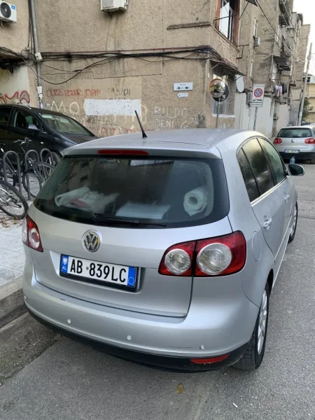 Tirane, shitet makine Golf Plus 2007 Benzin+Gaz, gri metalizato manuale Klima 270.000 km 5.500 €