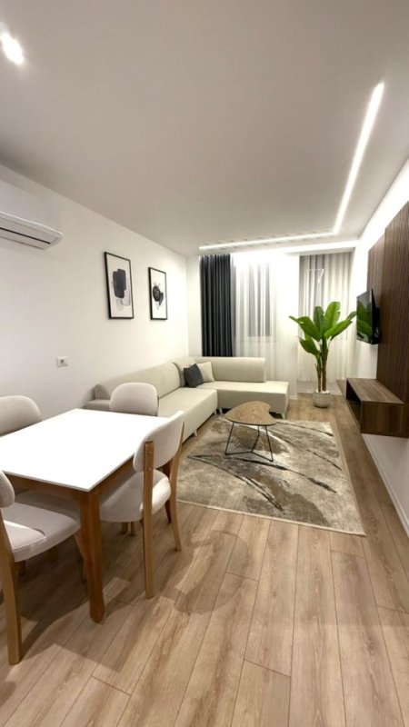 Tirane, shitet apartament 1+1+Ballkon Kati 5, 70 m² 178.000 € (Rruga Fortuzi)