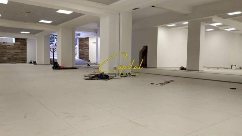 Tirane, jepet me qera ambjent biznesi Kati 0, 750 m² 1.700 € (YZBERISHT)