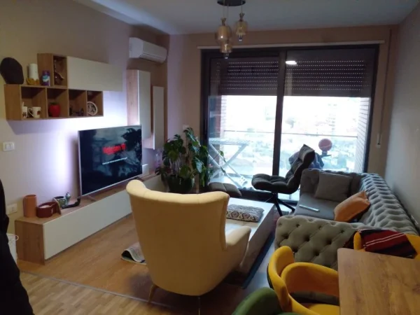 Tirane, jepet me qera apartament 2+1+Aneks+Ballkon Kati 5, 85 m² 760 € (Kompleksi Fior Di Bosco)