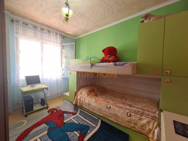 Tirane, jepet me qera apartament 2+1 Kati 8, 105 m² 400 € 