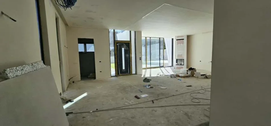 Tirane, shitet Vile 4+1 Kati 0, 471 m² 780.000 € (TEG)