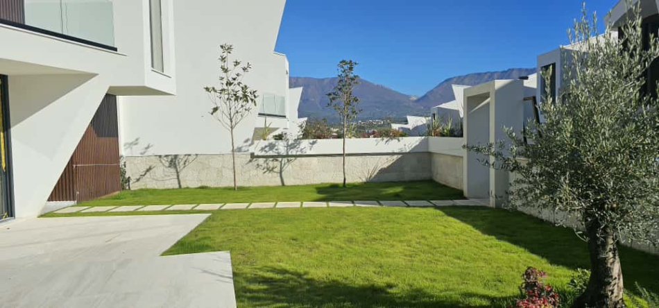 Tirane, shitet Vile 4+1 Kati 0, 471 m² 780.000 € (TEG)