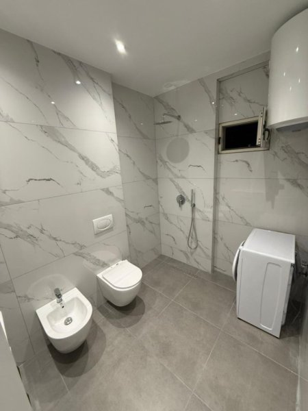 Tirane, shitet apartament 1+1 Kati 5, 70 m² 178.000 € (Rruga Fortuzi, prane Qendres)