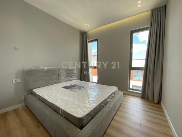 Tirane, jepet me qera apartament 1+1 Kati 3, 77 m² 1.250 € (Liqeni thate)