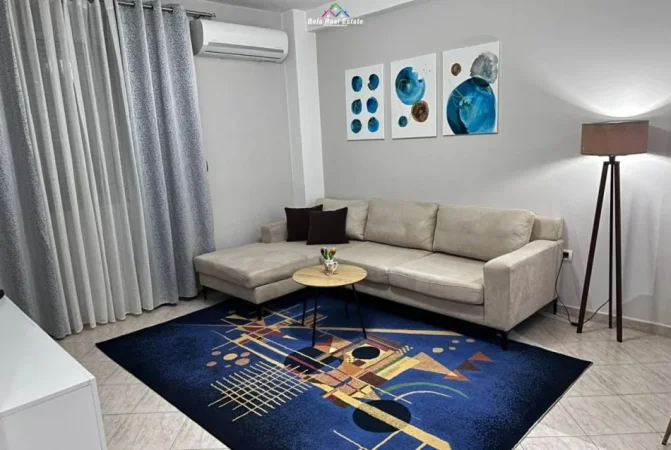 Tirane, jepet me qera apartament 1+1+Ballkon Kati 5, 65 m² 650 € (Condor Center)