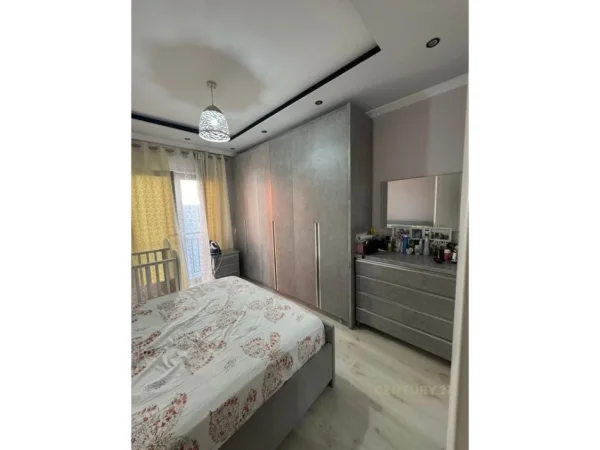 Tirane, jepet me qera apartament 2+1 Kati 4, 107 m² 850 € (Green City)