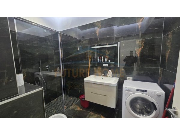 Tirane, jepet me qera apartament 2+1 Kati 7, 120 m² 550 € (Rruga Thesarit,Fresku,Tirana)