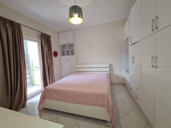 Tirane, jepet me qera apartament 2+1 Kati 8, 80 m² 650 € (Ish Blloku)