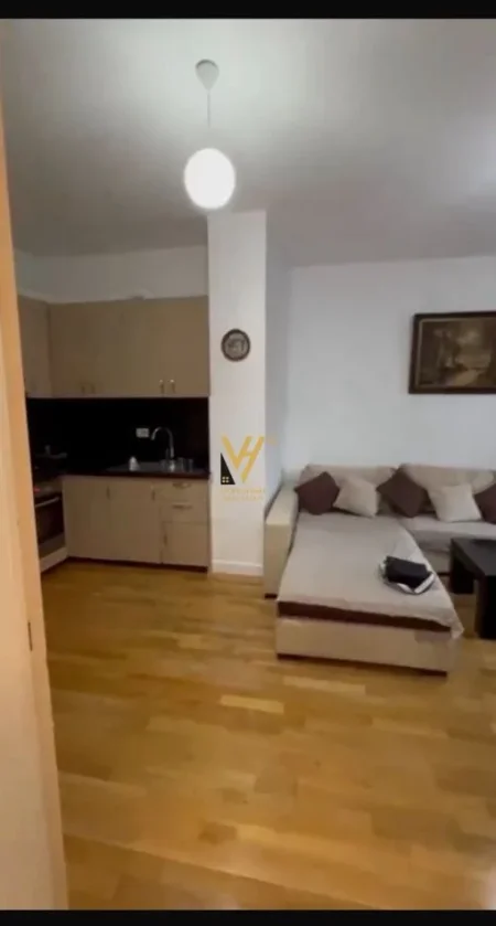 Tirane, jepet me qera apartament 2+1+Ballkon Kati 4, 90 m² 600 € (ASTIR)