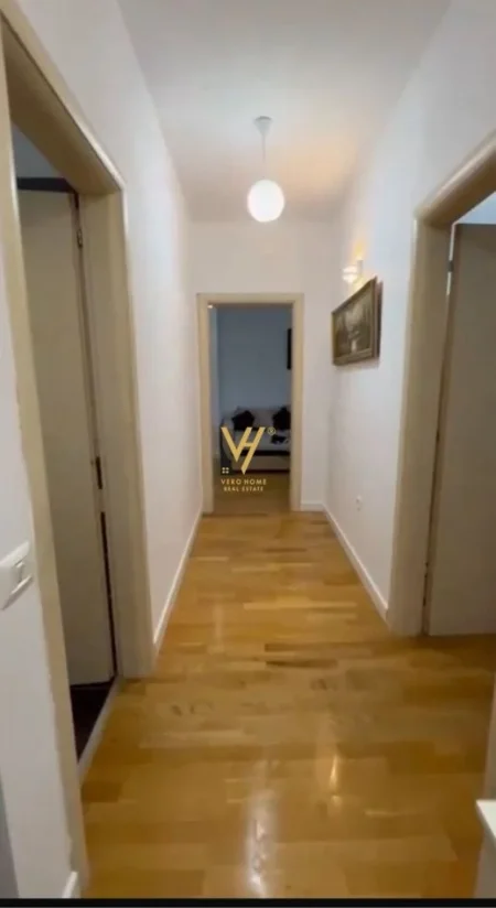 Tirane, jepet me qera apartament 2+1+Ballkon Kati 4, 90 m² 600 € (ASTIR)