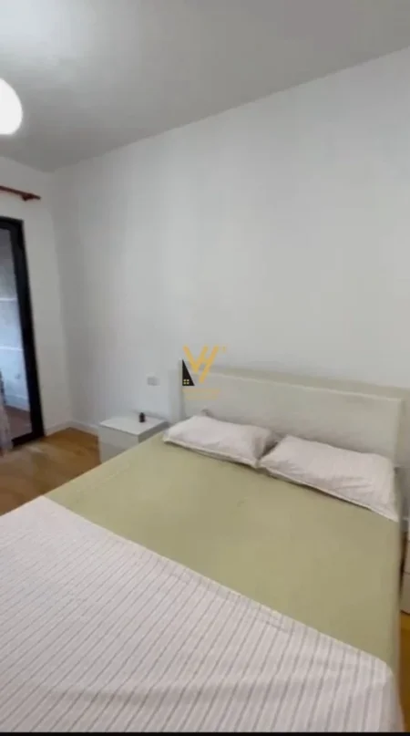 Tirane, jepet me qera apartament 2+1+Ballkon Kati 4, 90 m² 600 € (ASTIR)