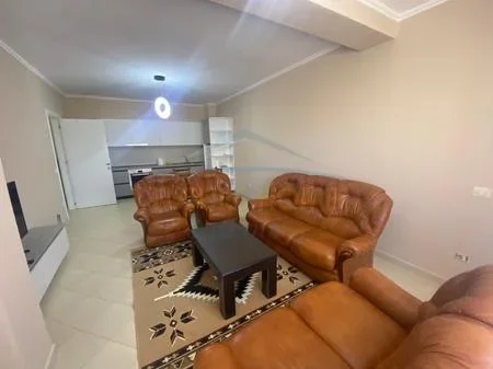 Tirane, jepet me qera apartament 1+1 Kati 4, 70 m² 350 € 