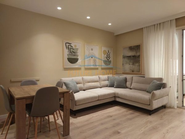 Tirane, jepet me qera apartament Kati 3, 100 m² 