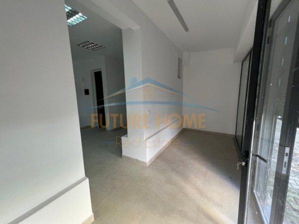 Tirane, jepet me qera ambjent biznesi Kati 0, 72 m² 1.000 € 