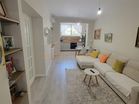 Tirane, shitet apartament 1+1 Kati 1, 65 m² 180.000 € 