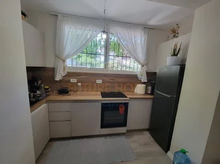 Tirane, shitet apartament 1+1 Kati 1, 65 m² 180.000 € 