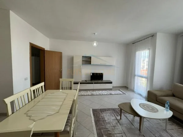 Tirane, jepet me qera apartament 2+1+Ballkon Kati 5, 110 m² 500 € (Prane Viles L)