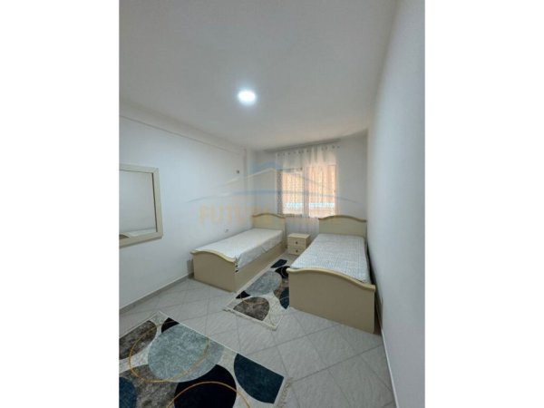 Tirane, jepet me qera apartament 2+1+Ballkon Kati 5, 110 m² 500 € (Prane Viles L)