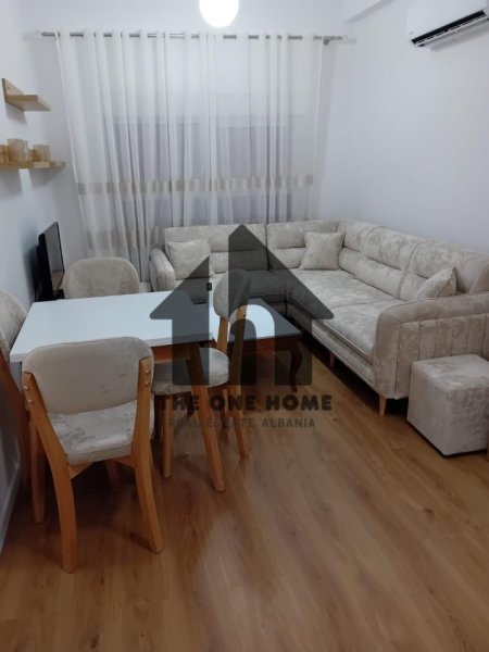 Tirane, jepet me qera apartament 1+1+Ballkon Kati 5, 69 m² 450 € (Ali Dem)