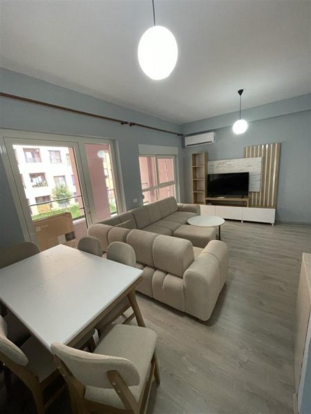 Tirane, jap me qera apartament 2+1+Ballkon Kati 4, 81 m² 500 € (Kompleksi Mangalem)